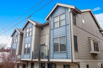 Building Photo - 3819 S Angeline St