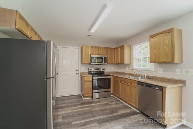 Building Photo - 8716 Clifton Meadow Dr