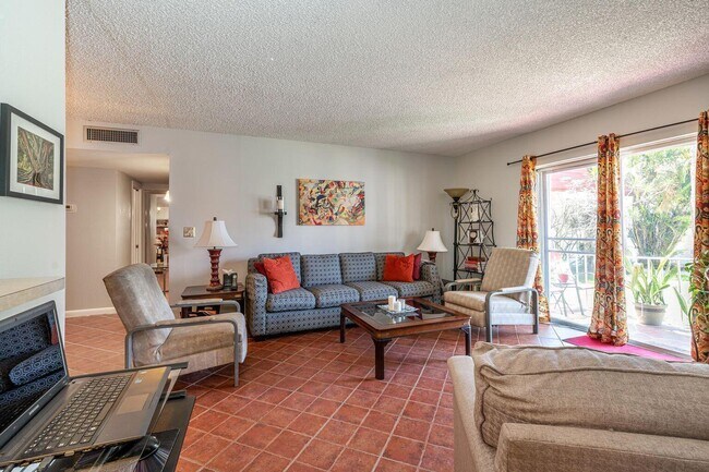 Foto del edificio - 495 SE 8th St