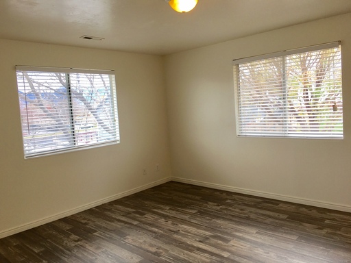 Master Bedroom - Bentwood Apartments