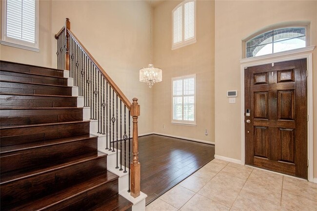 Building Photo - 6 Littlehill Cir