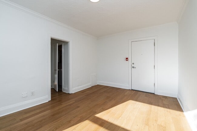 Building Photo - 145 Arlington Avenue