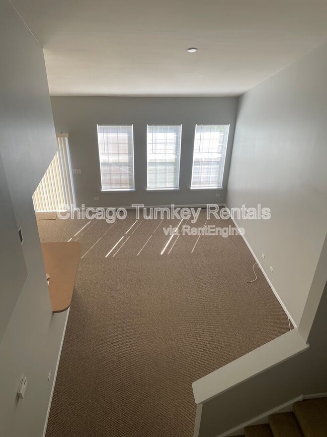 Building Photo - 527 Frieh Dr