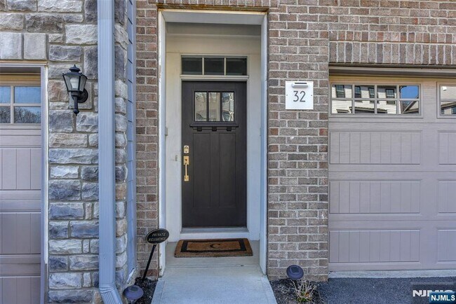 Foto del edificio - 32 Cinnamon Dr