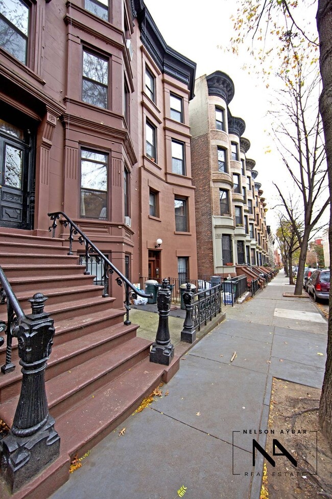 Building Photo - 800 President St