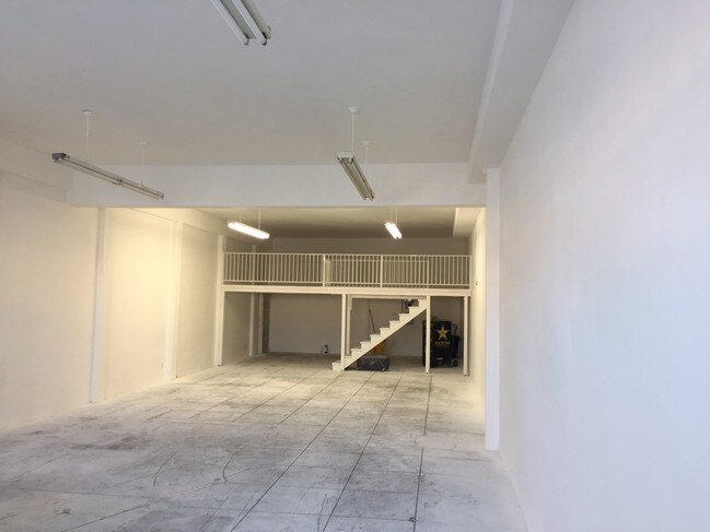 Foto del edificio - 1111-1117 S Pacific Ave