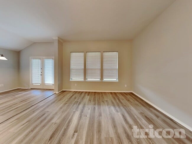 Foto del edificio - 707 Fireberry Dr