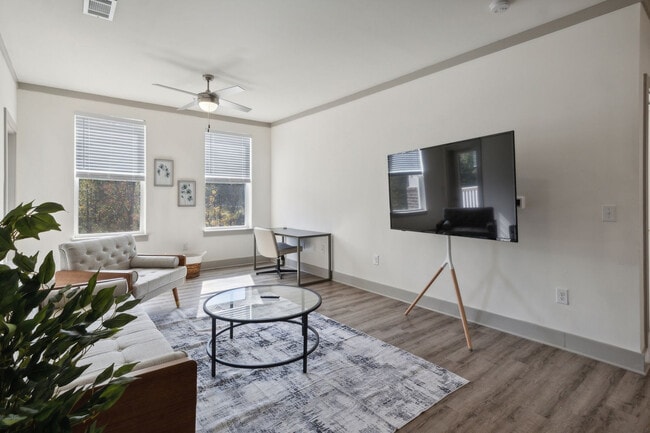 Building Photo - 1130 Scenic Loop Way