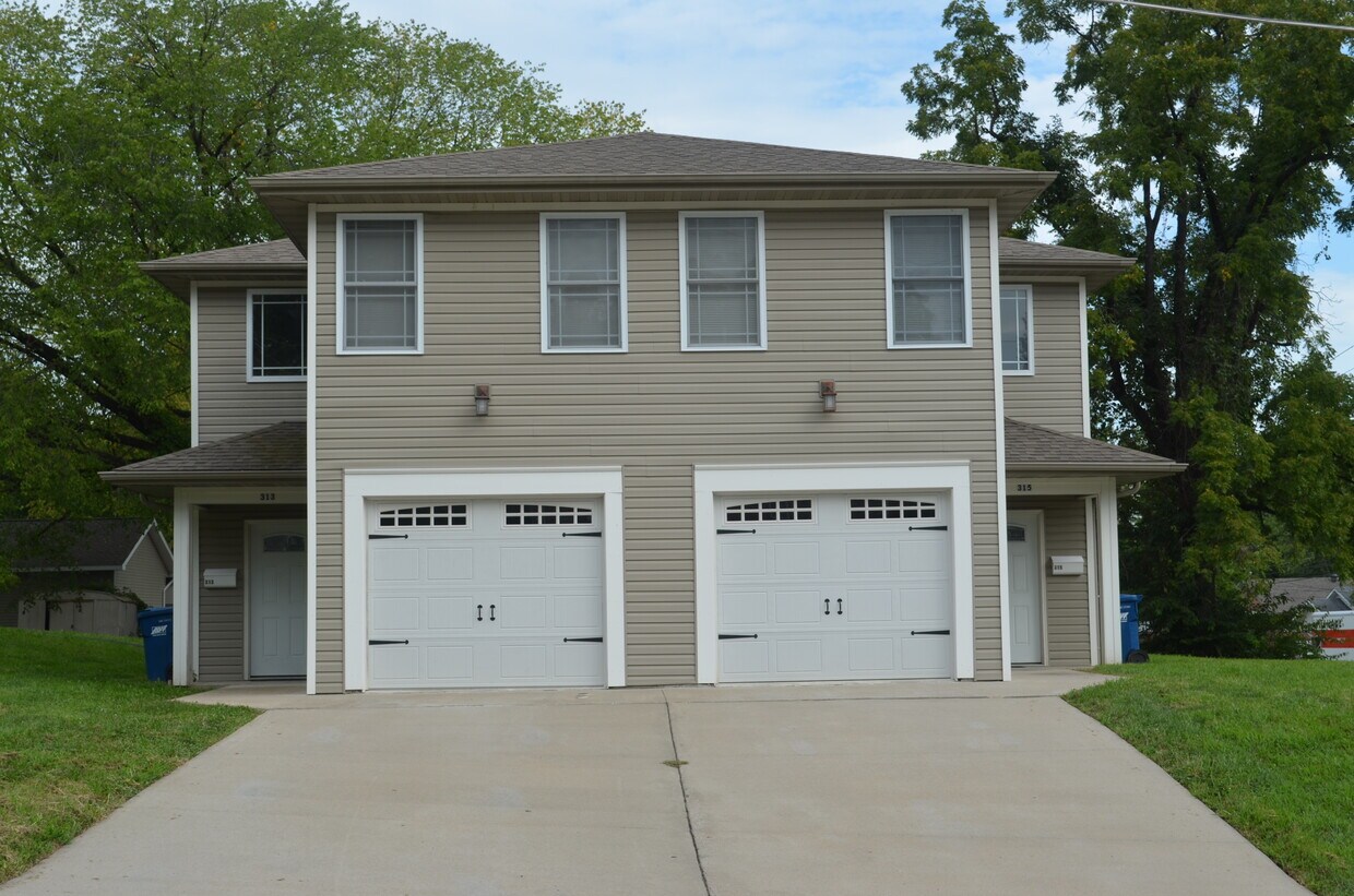 315 Hamlin St, Jefferson City, MO 65109 Townhome Rentals in Jefferson