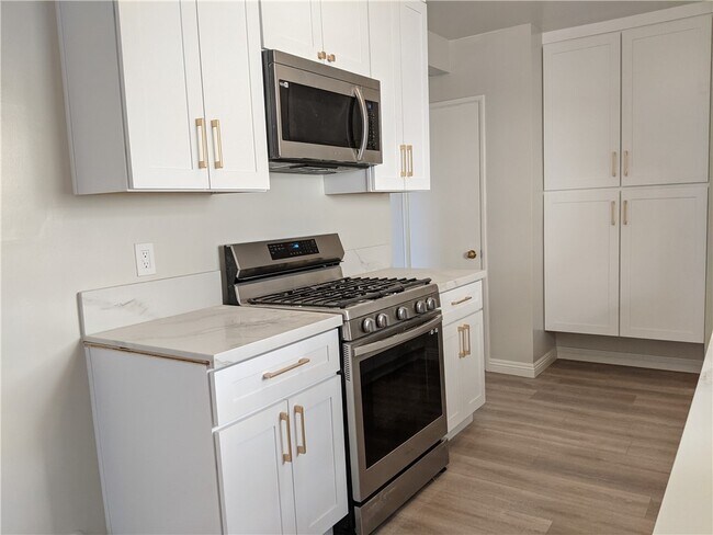 Building Photo - 4515 Castle Ln
