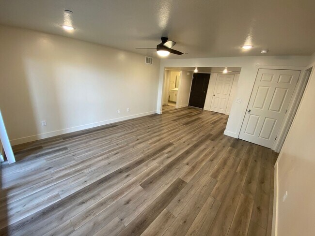 Foto del edificio - Completely Renovated Provo Condo Available...