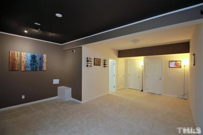 Building Photo - 421 Berry Chase Way