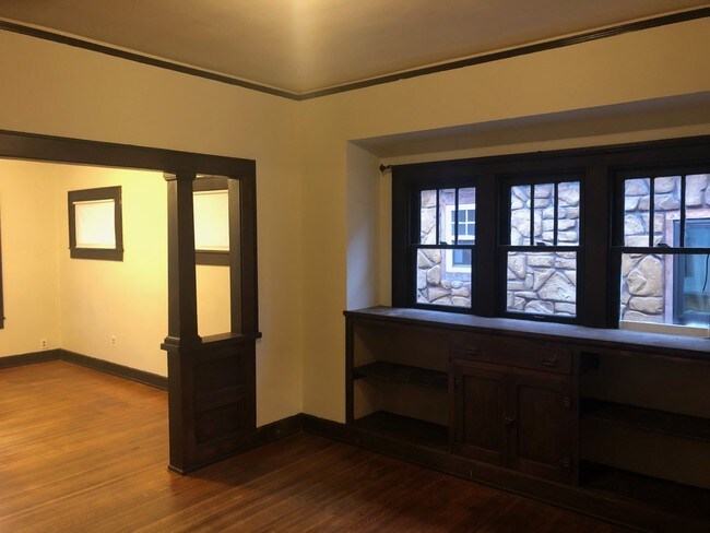 Dining Room - 522 N Tibbs Ave