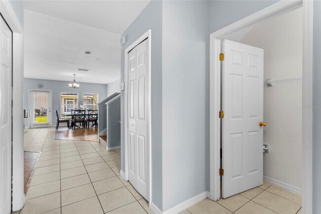 Foto del edificio - 2075 Cypress Bay Blvd