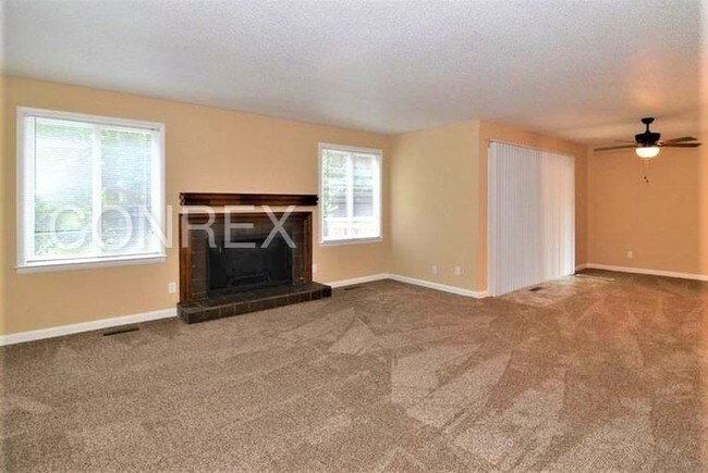 Building Photo - 11 Shadow Creek Ct
