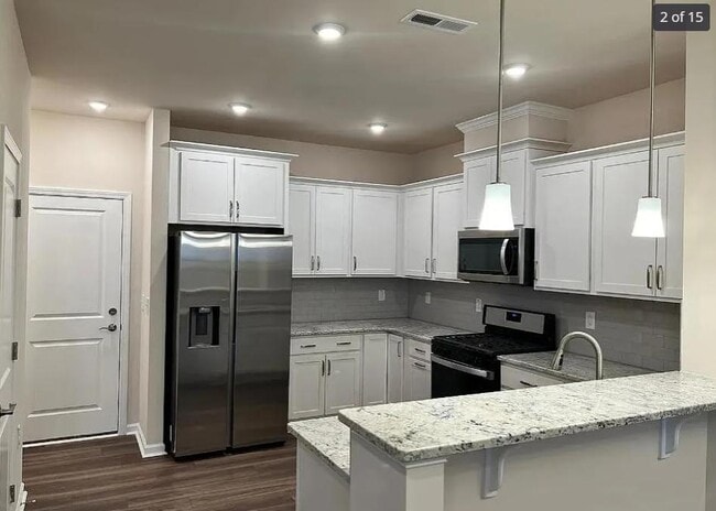 Foto del edificio - 205 Parker Sta Ave