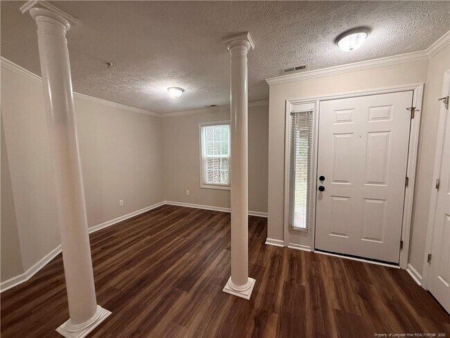 Foto del edificio - 412 Bubble Creek Ct