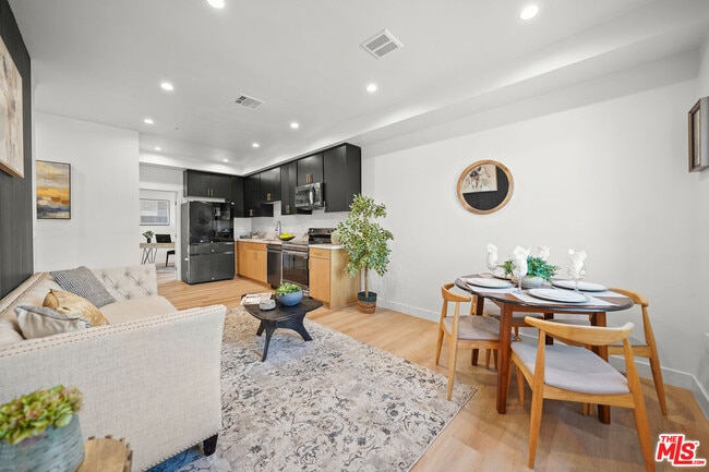 Foto del edificio - 4202 Willimet Ave