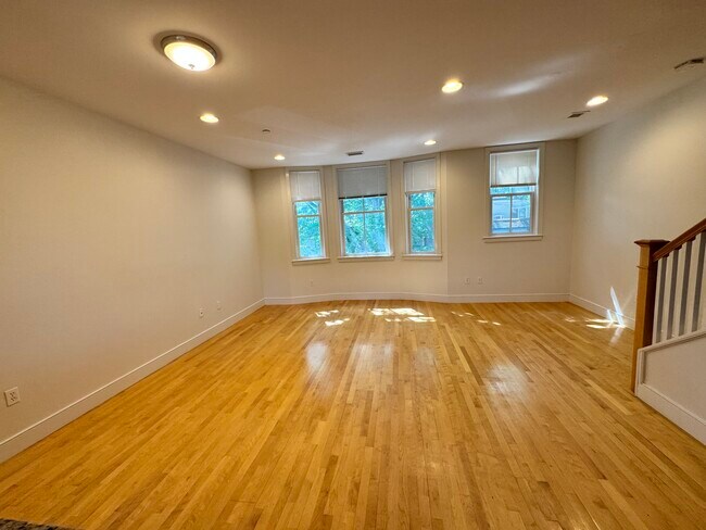 Foto del edificio - 108 2nd St