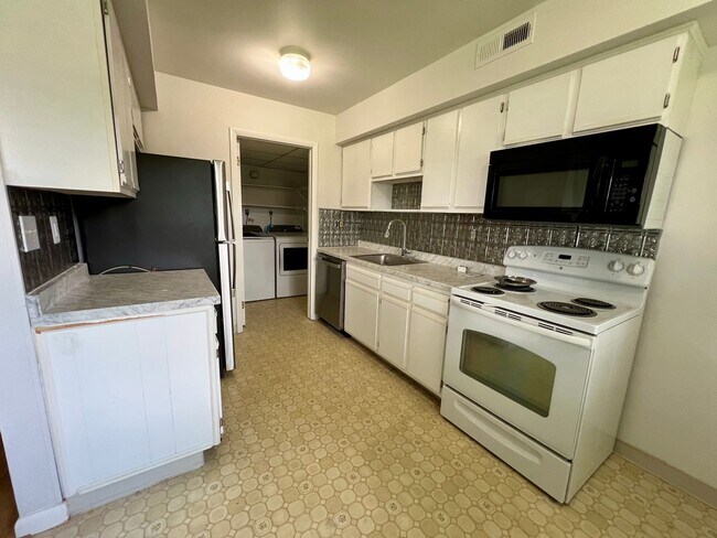 Foto del edificio - Gorgeous 3-Bedroom Townhome in Downingtown...