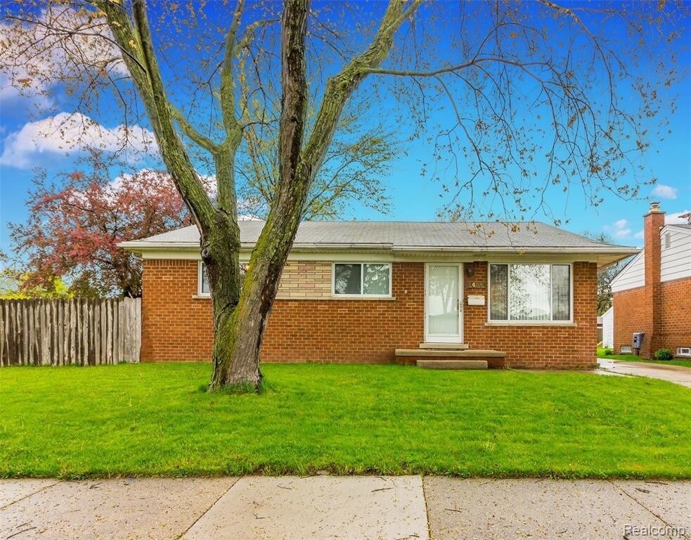 Primary Photo - 1422 Broadacre Ave