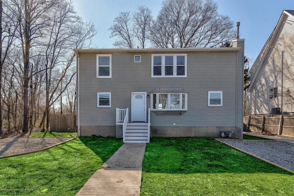 1 1st Ave, Middletown, NJ 07758 Townhome Rentals in Middletown NJ