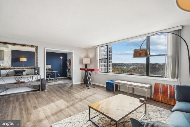 Foto del edificio - 4600 Duke St