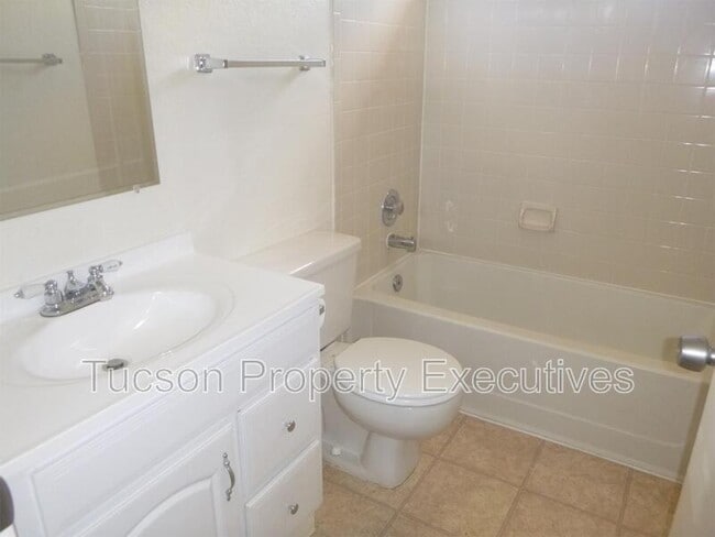 Building Photo - 9472 N Albatross Dr