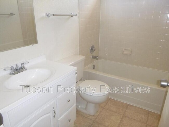 Foto del edificio - 9472 N Albatross Dr