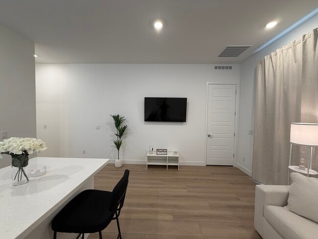 Building Photo - 10023 Decano Ridge St