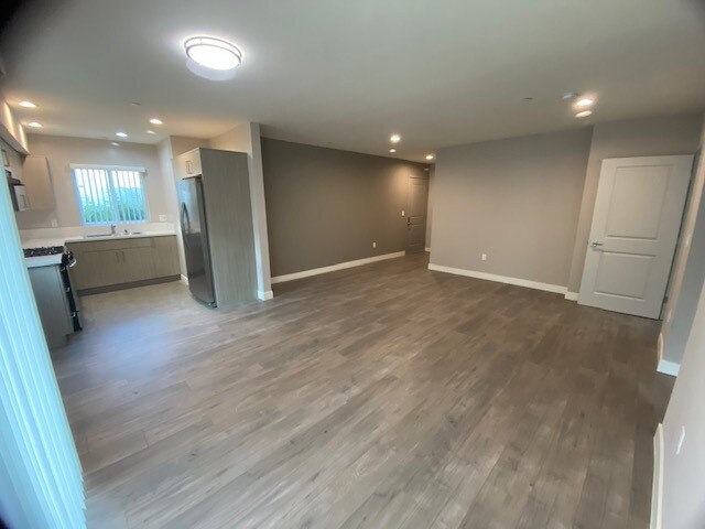 Building Photo - 14848 Delano St