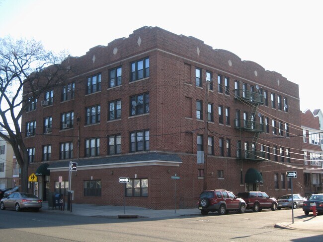 Foto del edificio - 462 Kennedy Blvd
