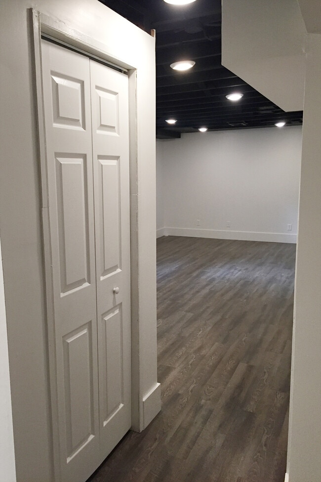 living room - 1511 Leavenworth St