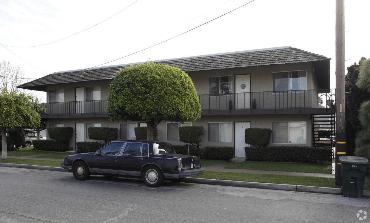 Building Photo - 2220 Elden Ave