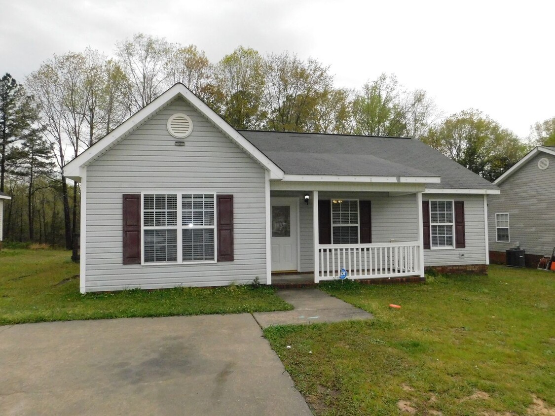 Foto principal - New 3 Bedroom 2 bath