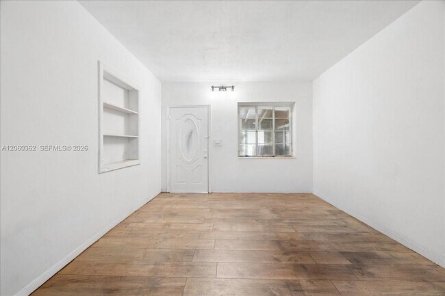 Foto del edificio - 2750 SW 26th St
