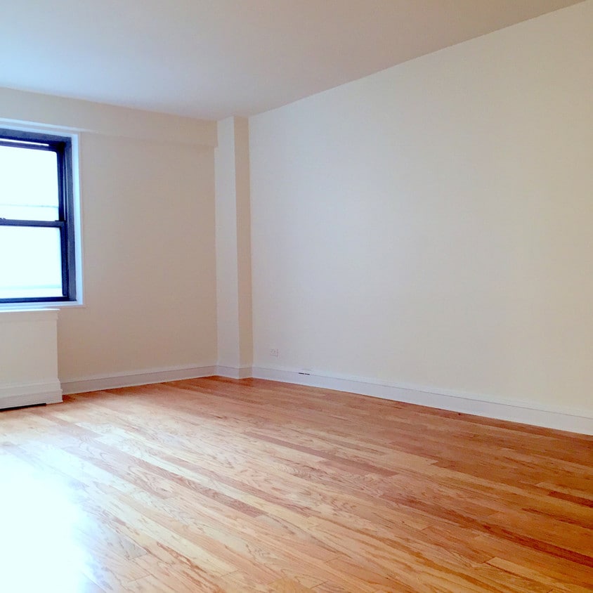 Primary Photo - 130 E 35th St