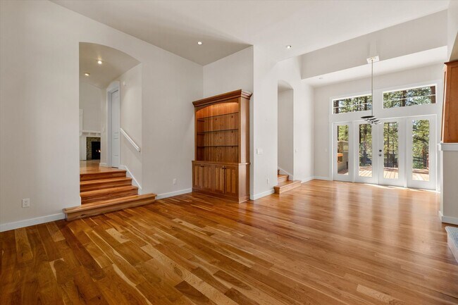 Foto del edificio - Large home in Awbrey Butte