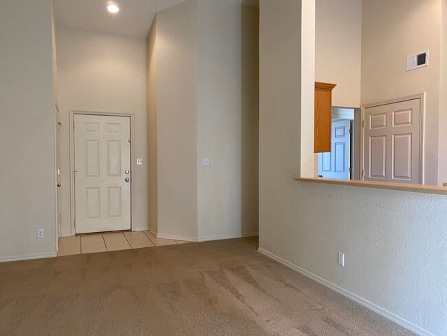 Building Photo - 1121 Meadowlark Way SE