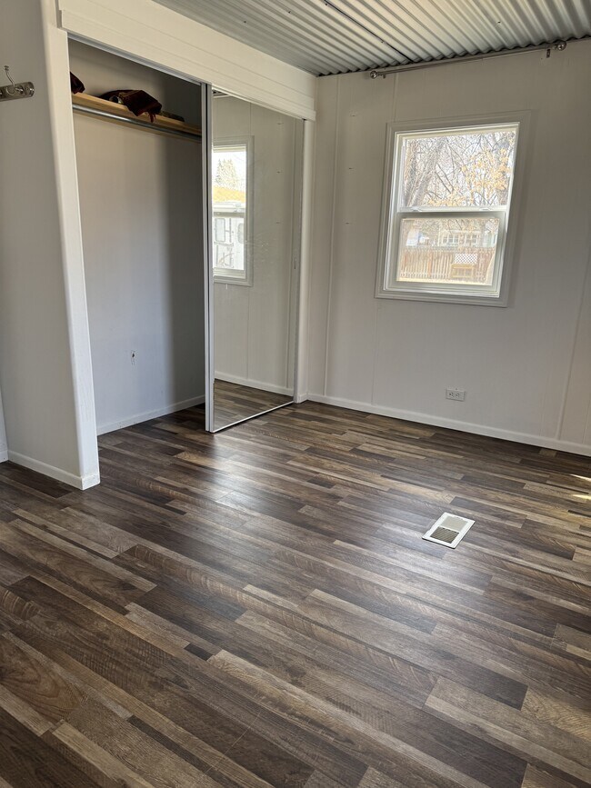 Building Photo - 514 E St