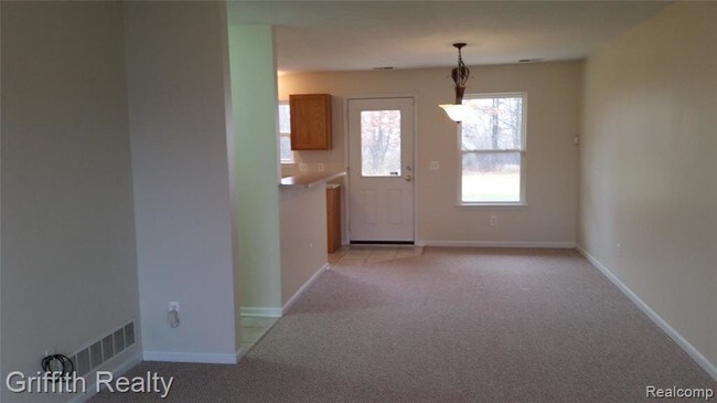 Building Photo - 794 Cattail Ln