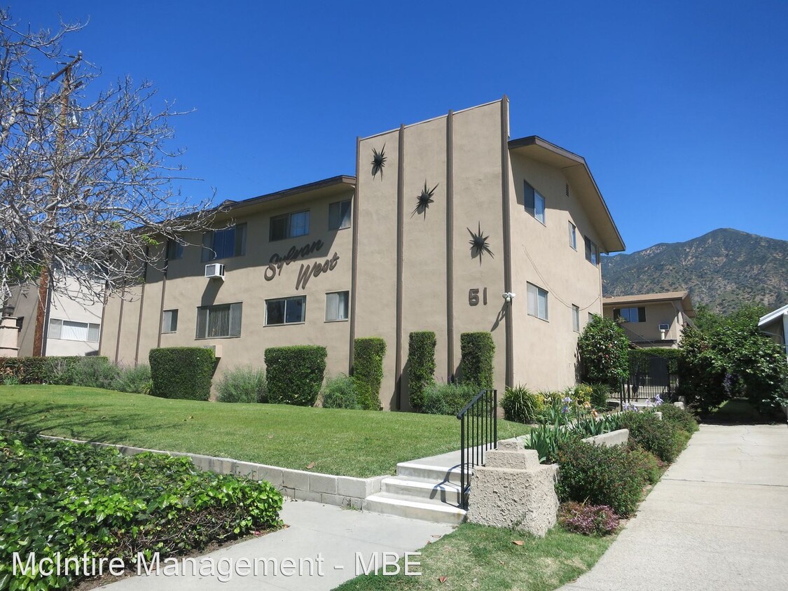 Primary Photo - 51 Esperanza Ave