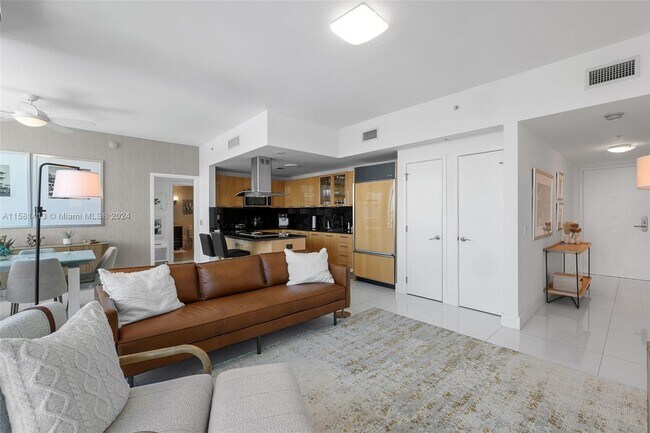 Foto del edificio - 6899 Collins Ave