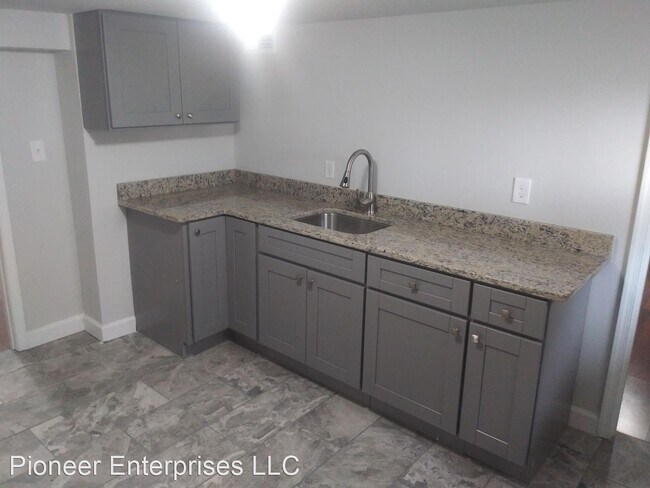 Building Photo - 4 br, 2.5 bath House - 4507 Penhurst Ave