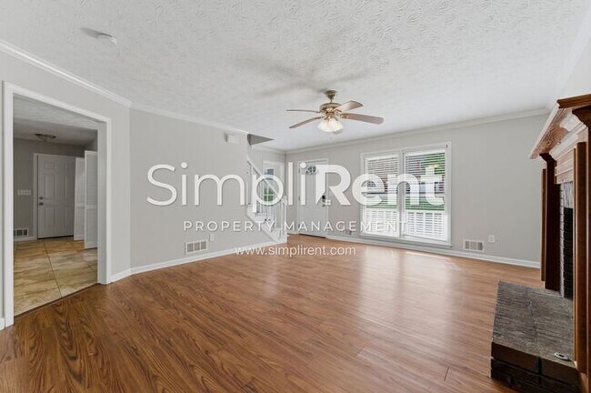 Building Photo - Updated Home with Private Wooded Setting - FIRST MONTH FREE w/ a 13 month lease