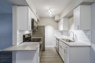 Building Photo - The Mod Apartments