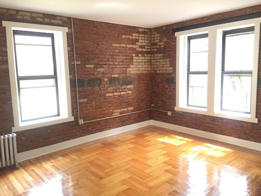Primary Photo - 590 Parkside Ave