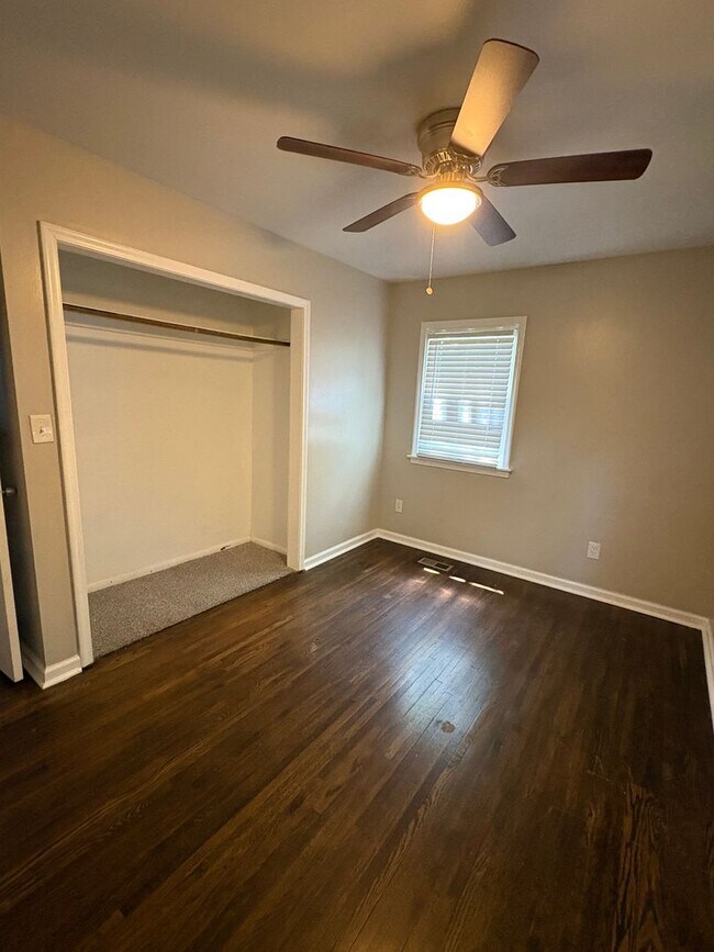 Building Photo - Well-Located 3 Bed, 1 Bath Home in Convenient Independence Neighborhood