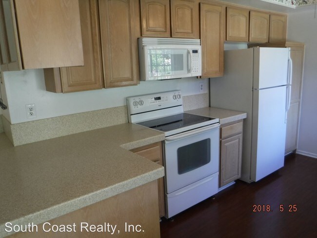 Building Photo - 4 br, 2 bath House - 857 N. Kellogg Ave.