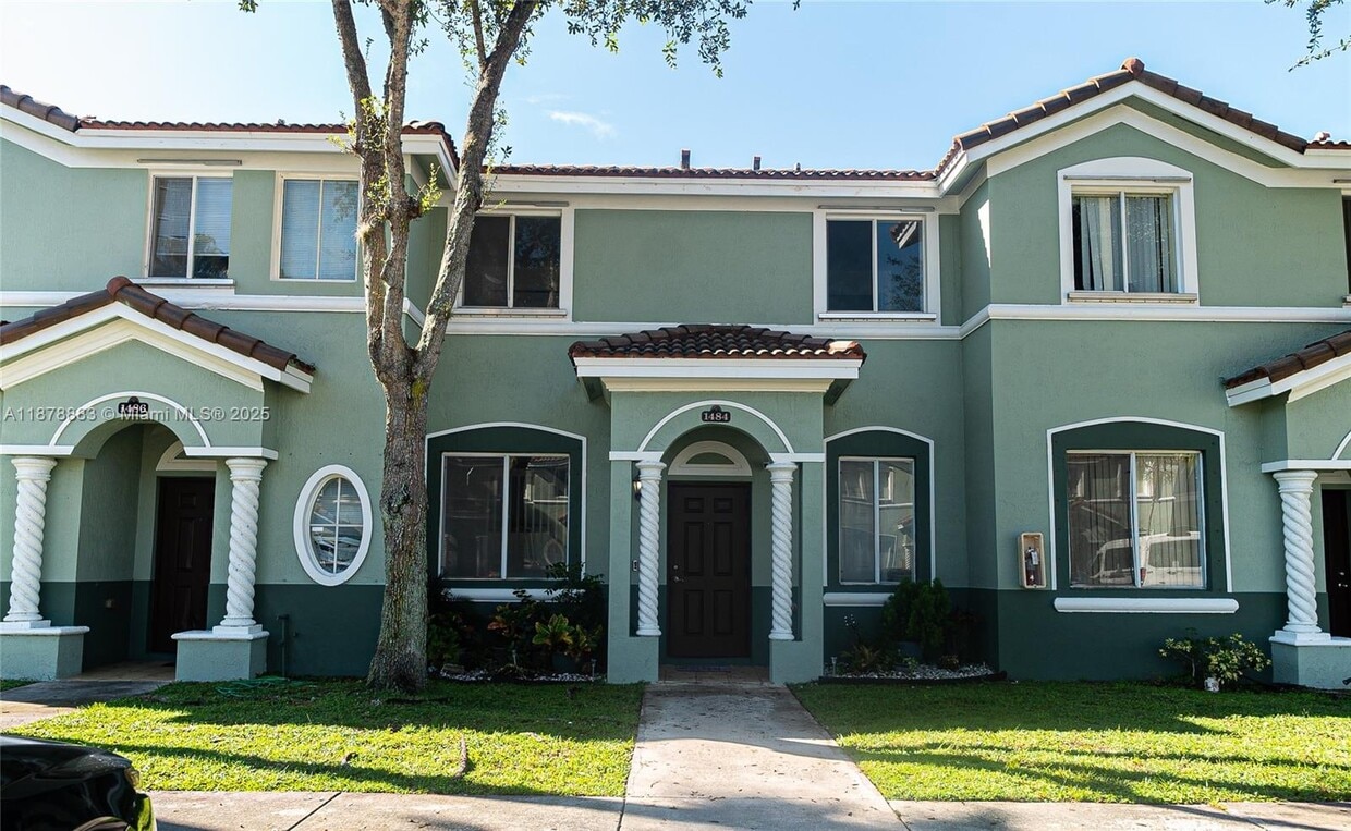 Primary Photo - 1484 SE 24th Ct